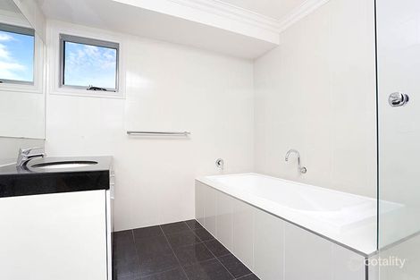 Property photo of 4/66-68 Leicester Avenue Glen Waverley VIC 3150