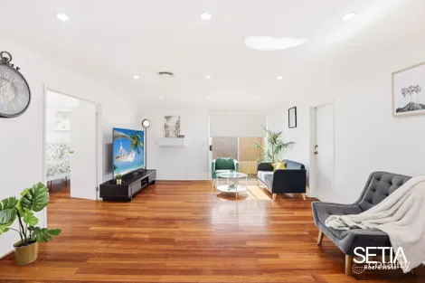 Property photo of 10 Baxter Crescent Glendenning NSW 2761