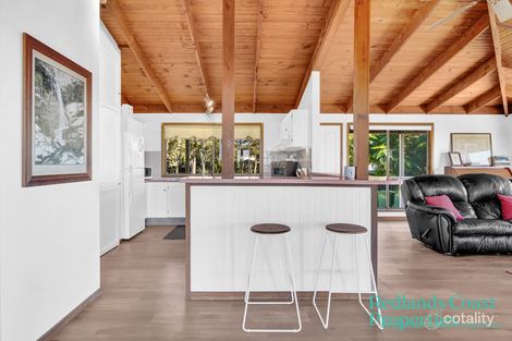 Property photo of 25 Blue Bay Crescent Macleay Island QLD 4184