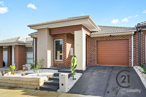 Property photo of 28 Lexington Parade Berwick VIC 3806