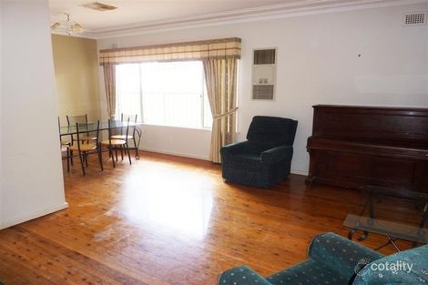 Property photo of 26 Roycox Crescent Dubbo NSW 2830
