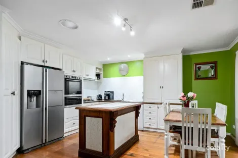 Property photo of 9 Second Avenue Melton South VIC 3338