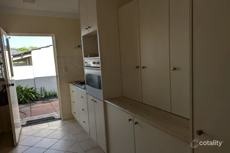 Property photo of 14/11 Drabble Road Scarborough WA 6019