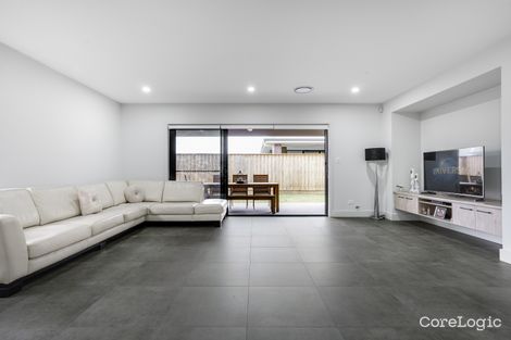 Property photo of 52 Silvester Way Gledswood Hills NSW 2557