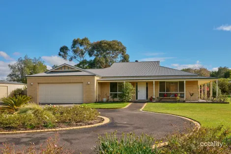 17 NOTTINGHAM CT, DROUIN, VIC 3818