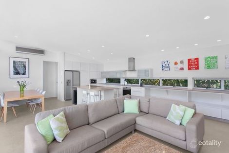 Property photo of 27 Francis Street Mermaid Beach QLD 4218