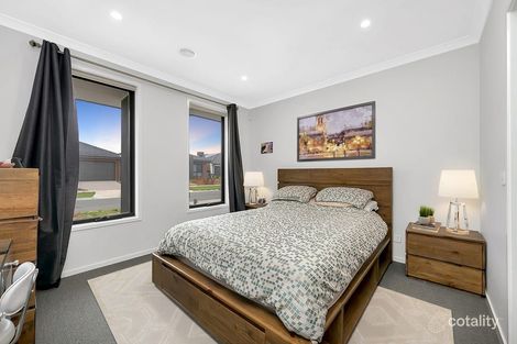 Property photo of 15 Lauradan Way Wollert VIC 3750
