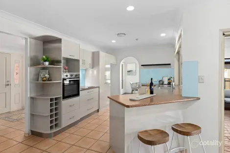 Property photo of 8 Cockatoo Close Calamvale QLD 4116