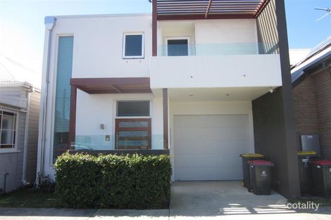 Property photo of 18 Young Street Cooks Hill NSW 2300