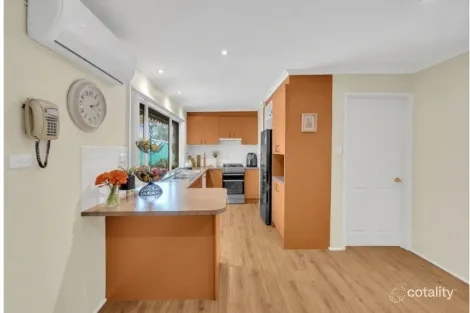 Property photo of 28 Camelot Drive Albanvale VIC 3021