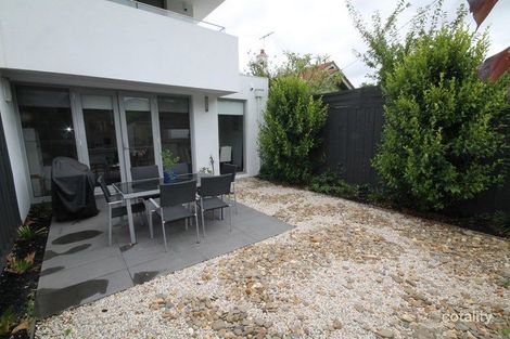 Property photo of 1/2A Crotonhurst Avenue Caulfield North VIC 3161