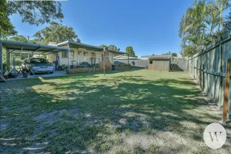 22 Patrick St, Beachmere, QLD 4510