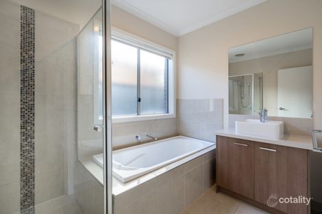 Property photo of 72 Moor Park Drive Craigieburn VIC 3064