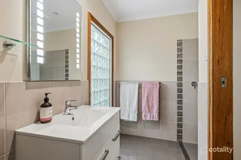 Property photo of 35 Lindsay Terrace Belair SA 5052