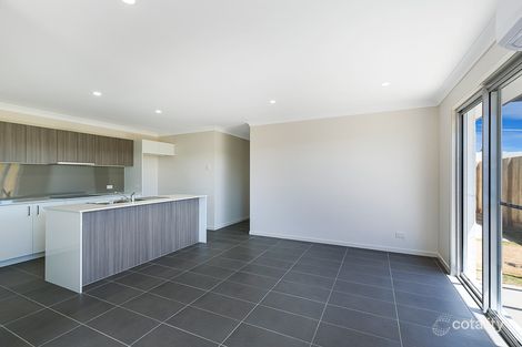 Property photo of 2/7 Nash Drive Glenvale QLD 4350