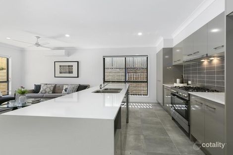 Property photo of 130 Sovereign Drive Deebing Heights QLD 4306