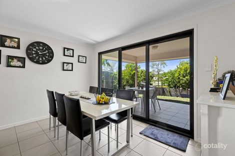 Property photo of 5 Parkview Close Southside QLD 4570