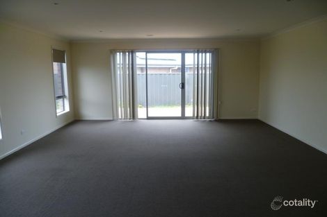 Property photo of 29 Carisbrook Circuit Truganina VIC 3029