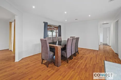 Property photo of 3 Connor Mews Cranbourne East VIC 3977
