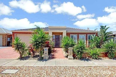 20 Bimbadeen St, Burnside, VIC 3023