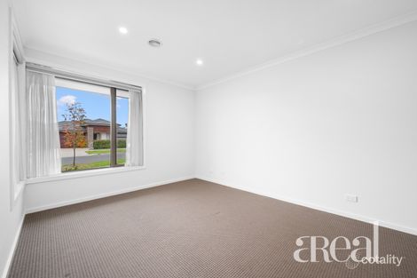 Property photo of 15 Hartland Drive Cranbourne North VIC 3977