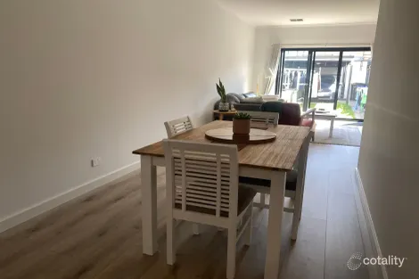 Property photo of 37 Grandstand Circuit St Clair SA 5011