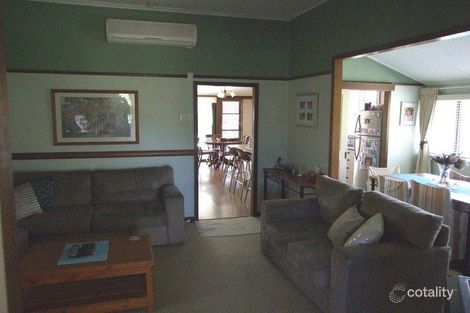 Property photo of 2 Blinco Street Crows Nest QLD 4355