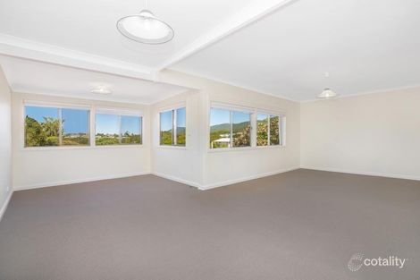Property photo of 17 Woodland Avenue Thirroul NSW 2515