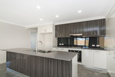 Property photo of 3 Beilby Crescent Pimpama QLD 4209