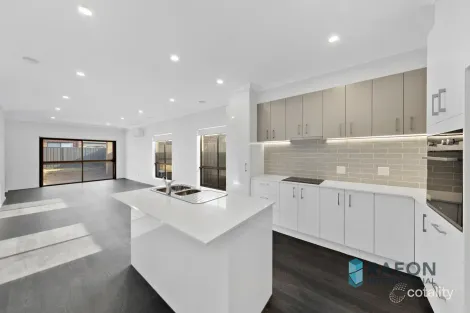 Property photo of 5 Makiti Crescent Harkness VIC 3337