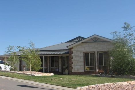 Property photo of 18 Napoleon Way Greenwith SA 5125