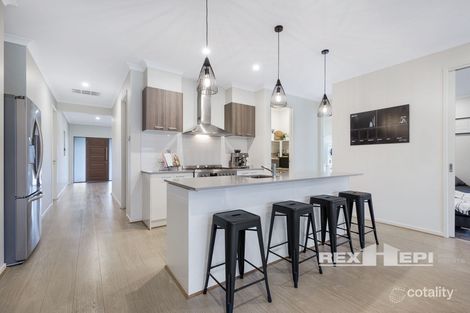 Property photo of 45 Deoro Parade Clyde North VIC 3978