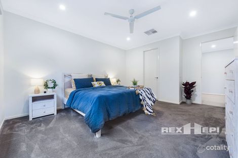 Property photo of 45 Deoro Parade Clyde North VIC 3978