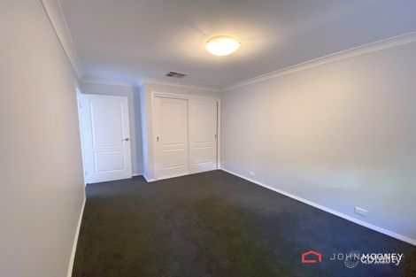 Property photo of 16 Dobell Place Lloyd NSW 2650