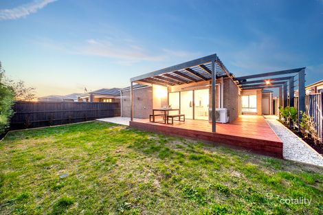 Property photo of 61 Chantenay Parade Cranbourne North VIC 3977