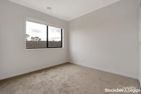 Property photo of 8 Dartmouth Road Wollert VIC 3750