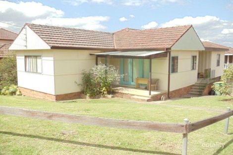 Property photo of 16 Calla Grove Pendle Hill NSW 2145