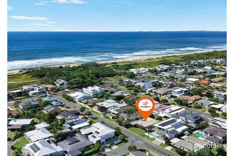 60 Saleng Cres, Warana, QLD 4575