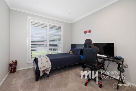 Property photo of 8 Cameron Circuit Harrington Park NSW 2567