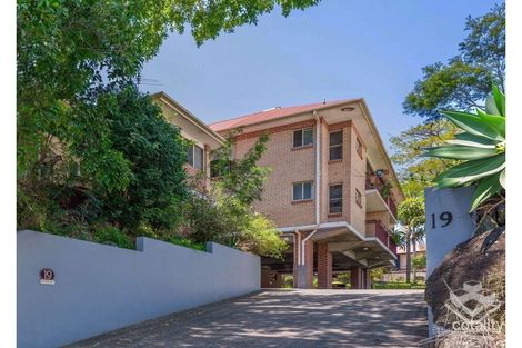 19 Windsor Rd, Red Hill, QLD 4059