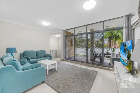 Property photo of 1/5-7 Richards Avenue Peakhurst NSW 2210