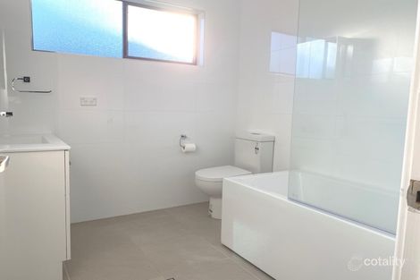 Property photo of 1/2 Barton Street Oak Flats NSW 2529