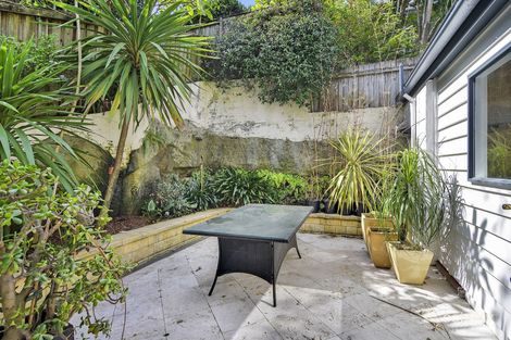 Property photo of 25 Dumbarton Street McMahons Point NSW 2060
