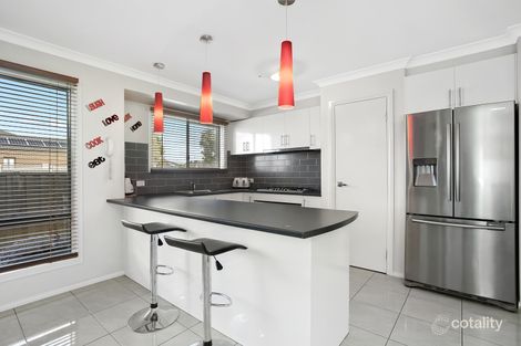 Property photo of 8 Yarraman Road Manor Lakes VIC 3024