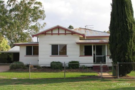 143 Bridge St, Oakey, QLD 4401