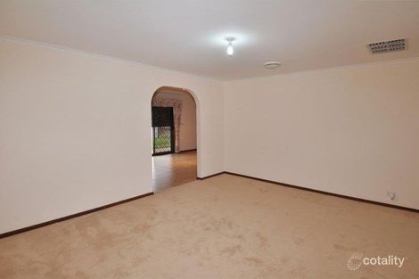 Property photo of 35 Unicorn Way Kings Park VIC 3021