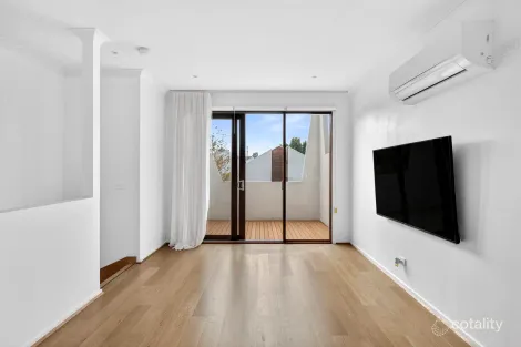 Property photo of 21/54 Percy Street Newtown VIC 3220