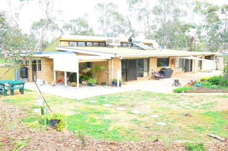 Property photo of 22 Forest Drive Ascot VIC 3551