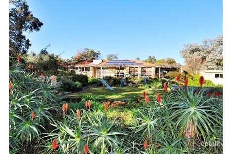 Property photo of 1 Hobbit Glade Mundaring WA 6073