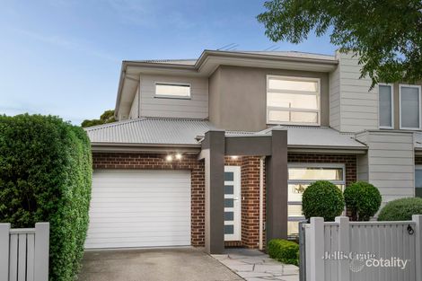 2/142 Woods St, Newport, VIC 3015